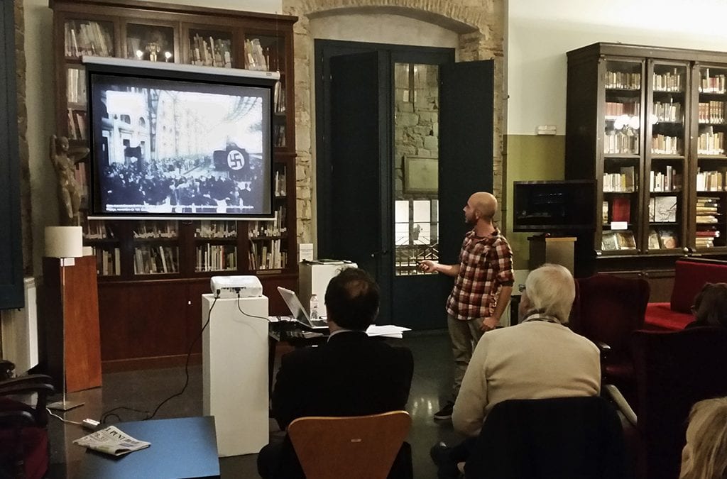 Fototertúlia Un viatge fotogràfic per la Barcelona nazi i feixista (1939-1943). Presentació de la recerca iconogràfica del projecte «Perseguits i Salvats» a càrrec de Jordi Algué. Cercle Artístic de Sant Lluc 2/11/2015