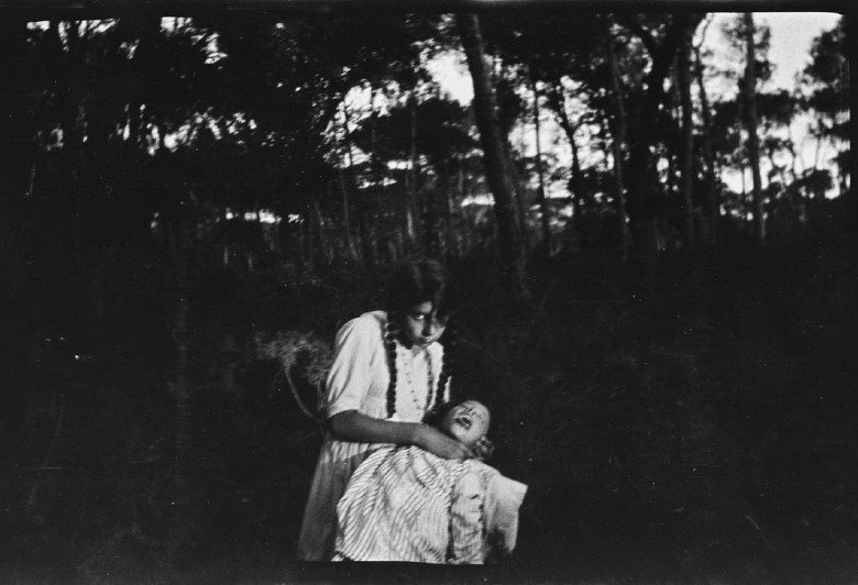 Fototertúlia (Photo talk) SABADELLEN WOMEN PHOTOGRAPHERS AT THE BEGINNING OF THE 20TH CENTURY: MARIA CODINA AND ANITA FIGUERAS, by David González Ruiz.