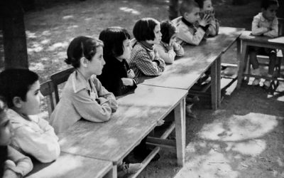 Fototertulia (Photo Talk) The children of the Republic at the Ignasi Igésias school, by Xavier de la Cruz